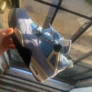 Jordan 4 Retro University Blue